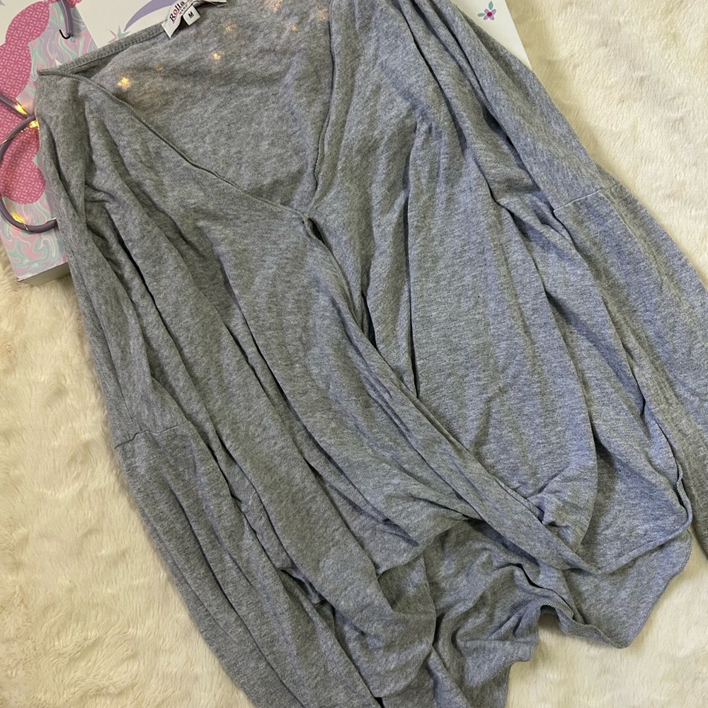 Gray long sleeve top: shorter in the front long in the back!